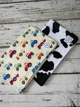 Load image into Gallery viewer, Burp cloth set of 2 in farm animal tractor print and cow print.