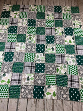 Load image into Gallery viewer, Christmas rag quilt throw / Green White Christmas Decor