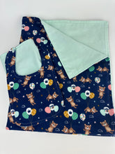 Load image into Gallery viewer, Baby Blanket Neutral Bears Balloons / Baby Shower Gift / gender neutral