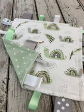 Load image into Gallery viewer, Baby Neutral Tag Blanket / Green Snail Tag Blanket / Baby Shower Gift / Sensory Blanket / Sweet Snail Collection
