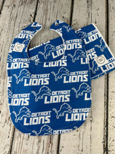 Load image into Gallery viewer, Baby Boy Bib Burp Cloth Gift Set Detroit Lions / Detroit Lions Baby Bib / Football Bib / Baby Shower Gift