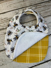 Load image into Gallery viewer, Baby Shower Gift Bib Set / Set of 2 Bibs / Baby Girl Bib Set / White Bumble Bee Golden Plaid