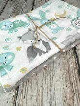 Load image into Gallery viewer, Baby Shower Gift Set / Baby Boy Burp Cloth Set / Woodland Animal Burp Cloth / Mint Green Gray Burp Cloth / Mint Woods