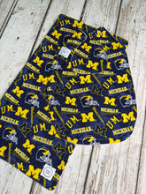 Load image into Gallery viewer, Baby Shower Gift Set / Bib Burp Cloth / U of M / University of Michigan

