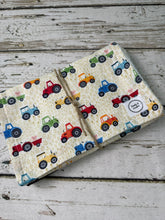 Load image into Gallery viewer, Burp cloth set of 2 in farm animal tractor print and cow print.
