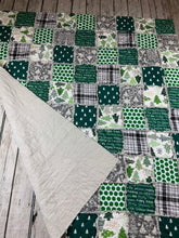Load image into Gallery viewer, Christmas rag quilt throw / Green White Christmas Decor
