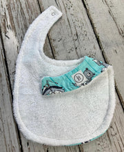 Load image into Gallery viewer, Baby Boy Bib Burp Cloth Set / Bear Baby Bib / Woodland Animals Burp Cloth / Woodland Animals Nursery / Baby Shower Gift
