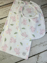 Load image into Gallery viewer, Baby Shower Gift Set / Burp Cloth Bib Set / Baby Girl Gift / Pigs
