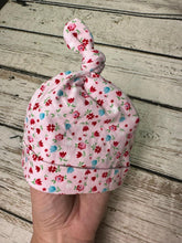 Load image into Gallery viewer, Newborn Baby Girl Top Knot Hat / Floral / Stretchy / Newborn Photo Outfit
